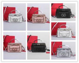 Picture of Valentino Lady Handbags _SKUfw156801258fw